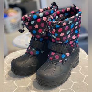 Kids winter boot size 13